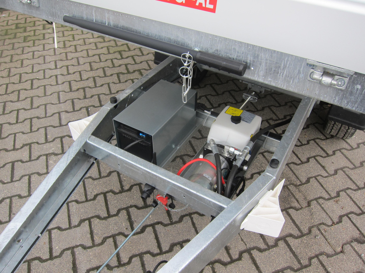 Pongratz Kipper RK 2600/15 G-AL Elektrisch + Notpumpe 260x151x36cm Stahlboden Pendel 13" 1800kg - Reboque basculante: foto 4 Pongratz Kipper RK 2600/15 G-AL Elektrisch + Notpumpe 260x151x36cm Stahlboden Pendel 13" 1800kg - Reboque basculante: foto 4
