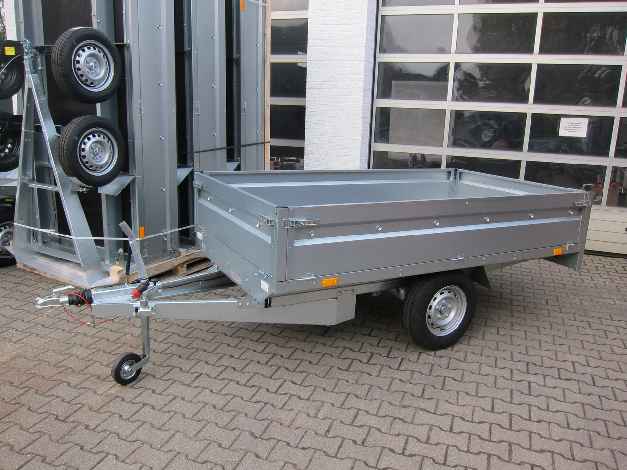 Pritschenanhänger Trailstar Nordica 263 263x144x40cm (S) 1300kg Top Deal AKTION - Reboque para carros: foto 1 Pritschenanhänger Trailstar Nordica 263 263x144x40cm (S) 1300kg Top Deal AKTION - Reboque para carros: foto 1