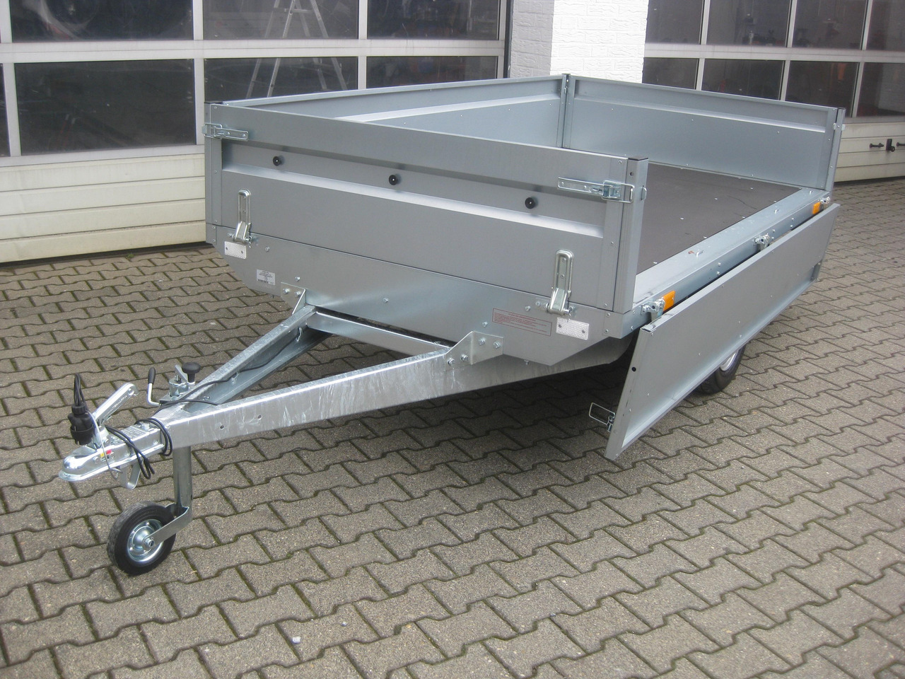 Pritschenanhänger Trailstar Nordica 263 263x144x40cm (S) 750kg Winter Aktion - Reboque para carros: foto 2 Pritschenanhänger Trailstar Nordica 263 263x144x40cm (S) 750kg Winter Aktion - Reboque para carros: foto 2