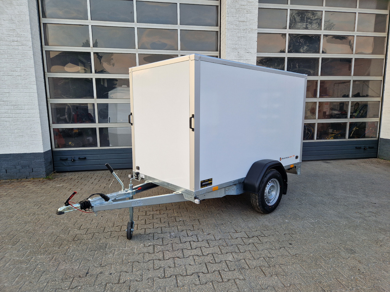 Reboque furgão Saris Koffer GO 256 134 1350 1 GFK weiß Seitentür (S) 1350kg Modell 2024: foto 14
