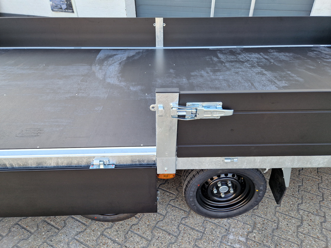 Reboque plataforma/ Caixa aberta Saris PL HD 506 224 3500 2 506x224x35cm heavy duty blackline LED Beleuchtung (XXL) 3500kg: foto 7