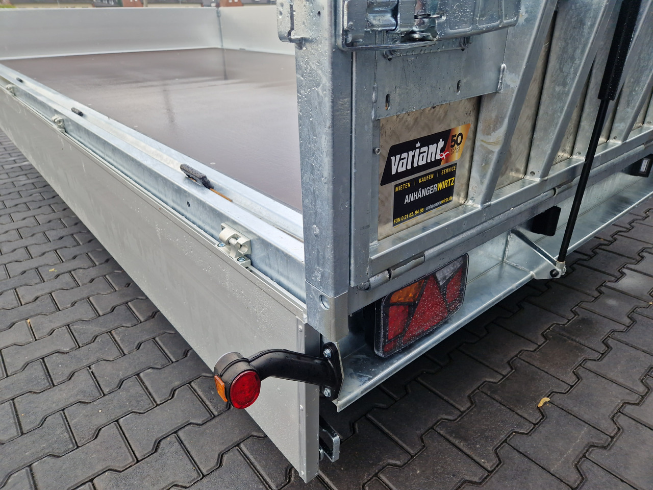 Variant Maschinentransporter 3542 UX Maxi Load Tandem Parabelfeder LED Felgen black 3500kg - Reboque porta máquinas: foto 4 Variant Maschinentransporter 3542 UX Maxi Load Tandem Parabelfeder LED Felgen black 3500kg - Reboque porta máquinas: foto 4