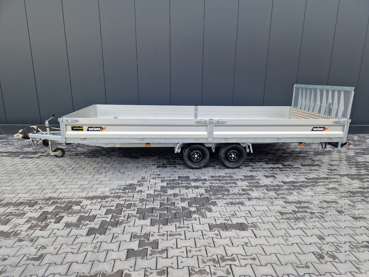 Variant Maschinentransporter 3552 UX Maxi Load 520x210x30cm Tandem Parabelfederung LED 3500kg - Reboque porta máquinas: foto 2 Variant Maschinentransporter 3552 UX Maxi Load 520x210x30cm Tandem Parabelfederung LED 3500kg - Reboque porta máquinas: foto 2