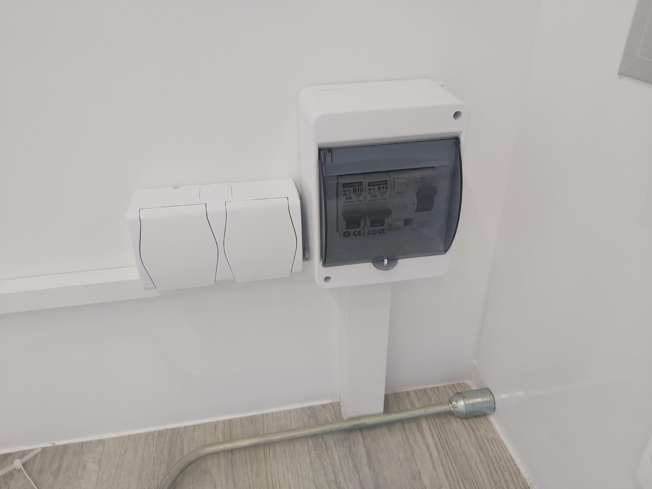 Roulote bar Verkaufsanhänger VK 360 200 aero retro 360cm 1 Verkaufsklappe 230 Volt Strom IL 1300kg Abverkauf: foto 23