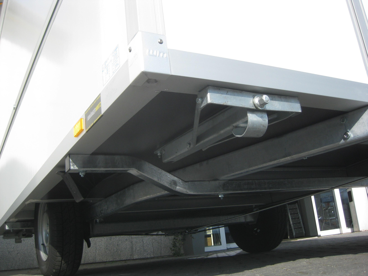 Verkaufsanhänger VKE 1337/206 370cm 2 Verkaufsklappen Tür vorn Multi Leerwagen (L) 1300 kg - Roulote bar: foto 4 Verkaufsanhänger VKE 1337/206 370cm 2 Verkaufsklappen Tür vorn Multi Leerwagen (L) 1300 kg - Roulote bar: foto 4