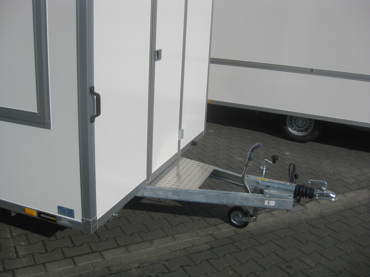 Verkaufsanhänger VKE 1337/206 370cm 2 Verkaufsklappen Tür vorn Multi Leerwagen (L) 1300 kg - Roulote bar: foto 2 Verkaufsanhänger VKE 1337/206 370cm 2 Verkaufsklappen Tür vorn Multi Leerwagen (L) 1300 kg - Roulote bar: foto 2