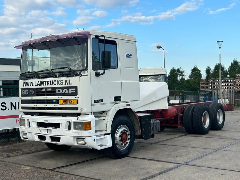 DAF 95.400 TOP CONDITION - Camião chassi: foto 1 DAF 95.400 TOP CONDITION - Camião chassi: foto 1