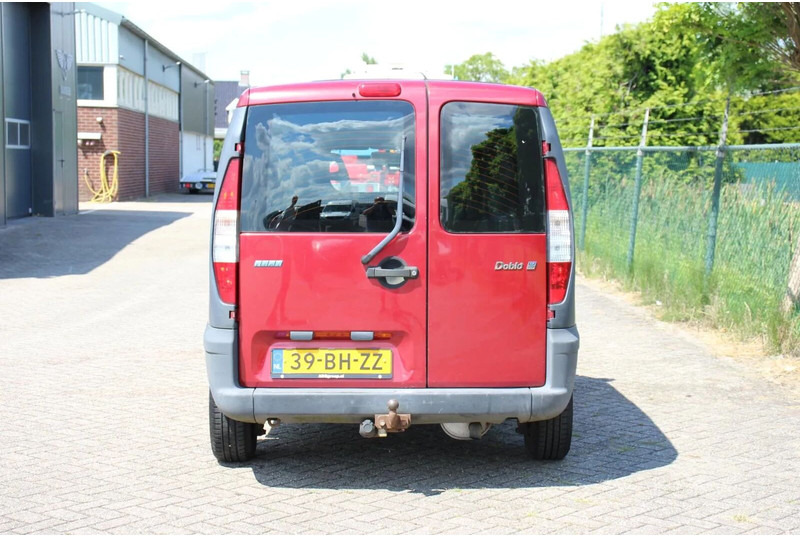 Fiat Doblò Cargo 1.9 JTD SCHUIFDEUR - Furgão: foto 4 Fiat Doblò Cargo 1.9 JTD SCHUIFDEUR - Furgão: foto 4