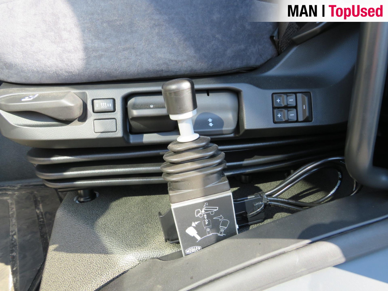 MAN TGS 41.480 8x4 BB CH Schmitz Muldenkipper Retarder - Camião basculante: foto 4 MAN TGS 41.480 8x4 BB CH Schmitz Muldenkipper Retarder - Camião basculante: foto 4