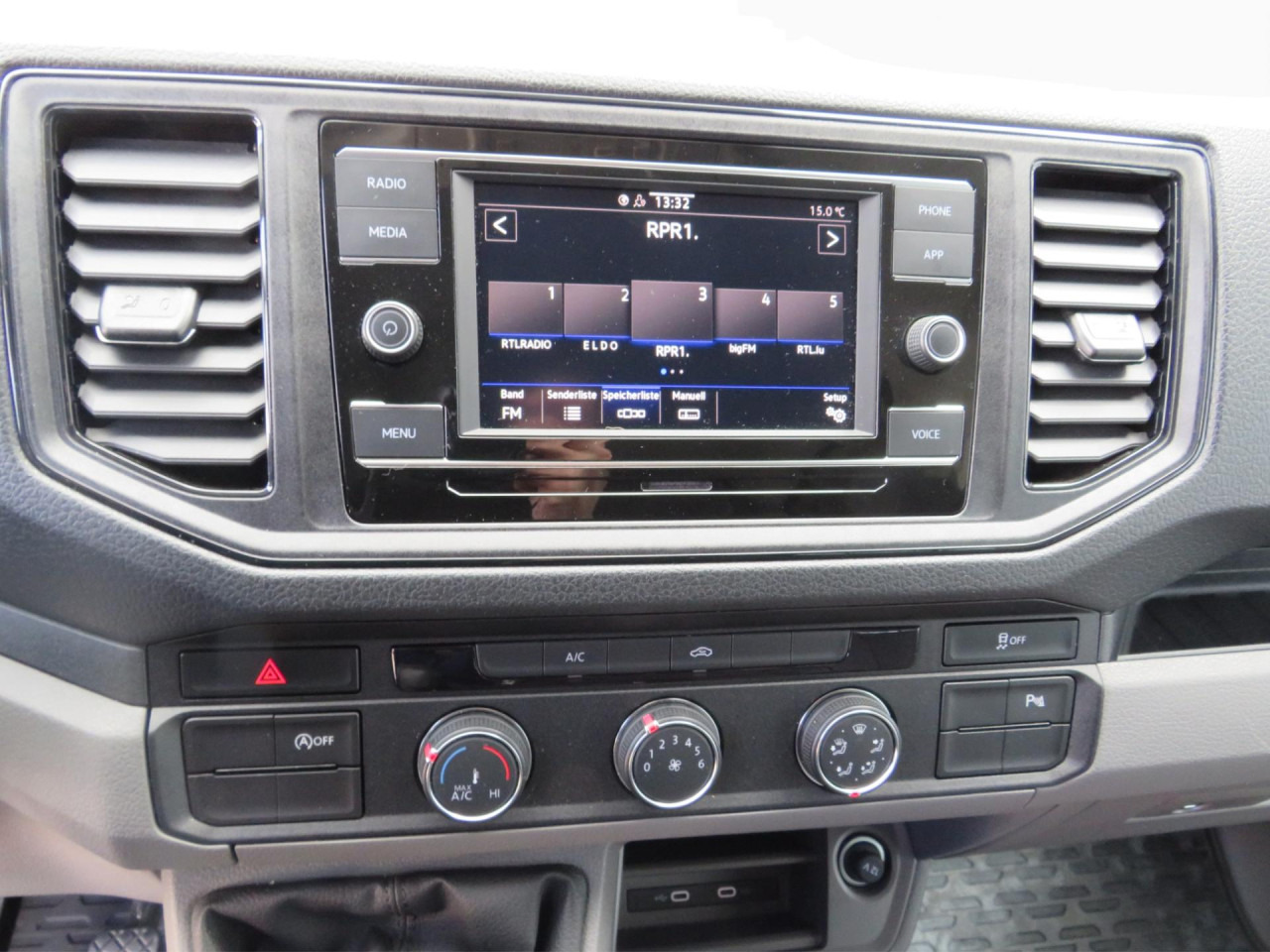 VOLKSWAGEN Crafter 35 L4H3 Doka Kasten Klima AHK Navi ZV - Furgão, Carrinha cabine dupla: foto 4 VOLKSWAGEN Crafter 35 L4H3 Doka Kasten Klima AHK Navi ZV - Furgão, Carrinha cabine dupla: foto 4