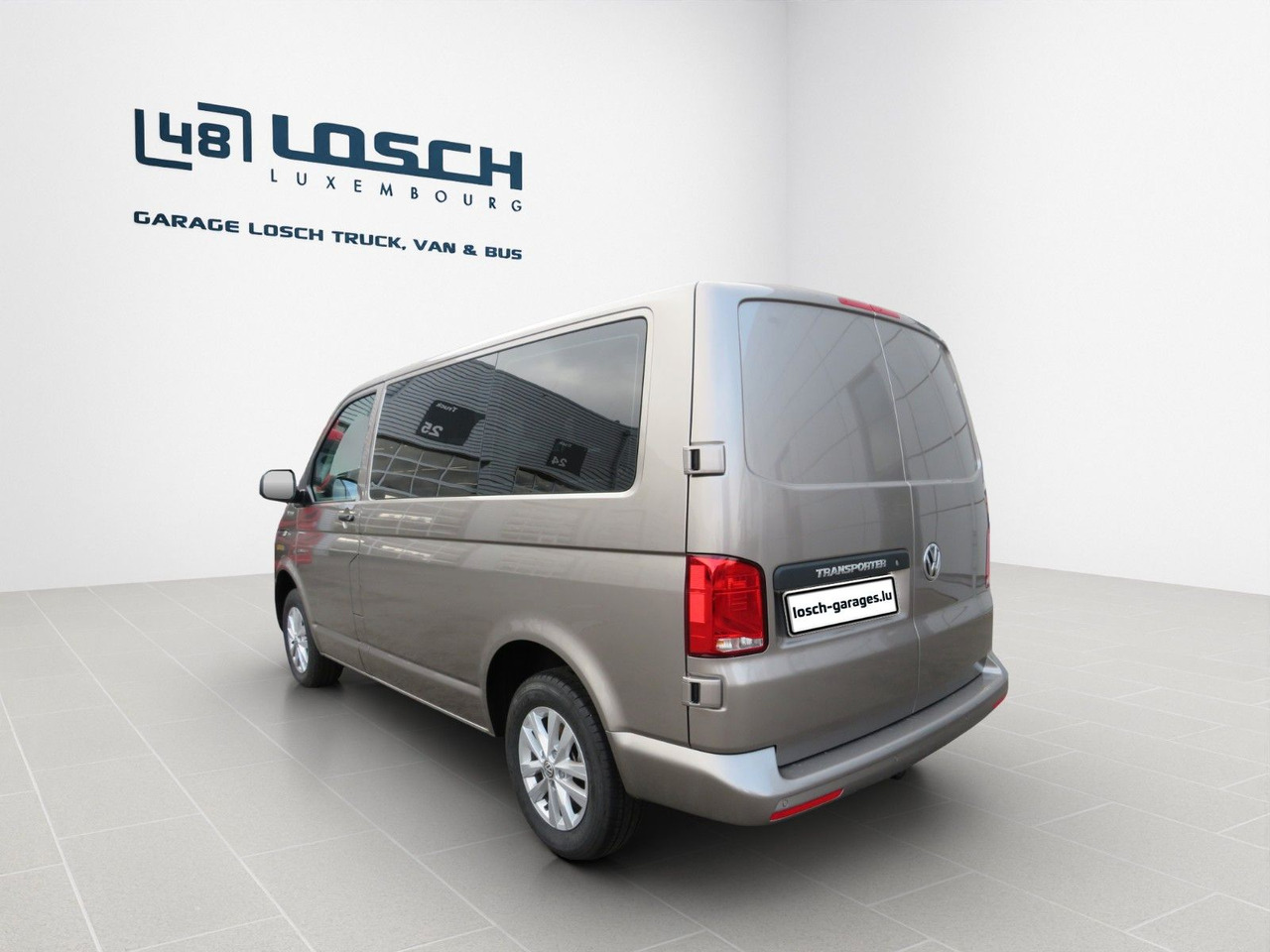 Volkswagen T6.1 Transporter Trendline 2.0 TDI Kasten - Furgão compacto: foto 3 Volkswagen T6.1 Transporter Trendline 2.0 TDI Kasten - Furgão compacto: foto 3