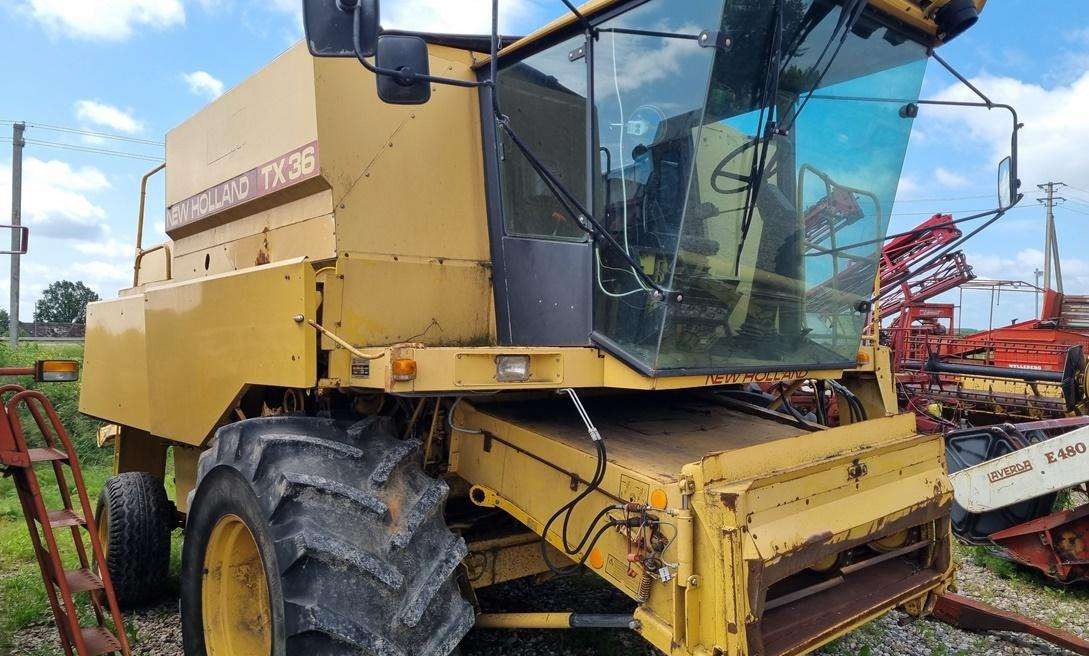 New Holland TX36 - Ceifeira debulhadora: foto 1 New Holland TX36 - Ceifeira debulhadora: foto 1