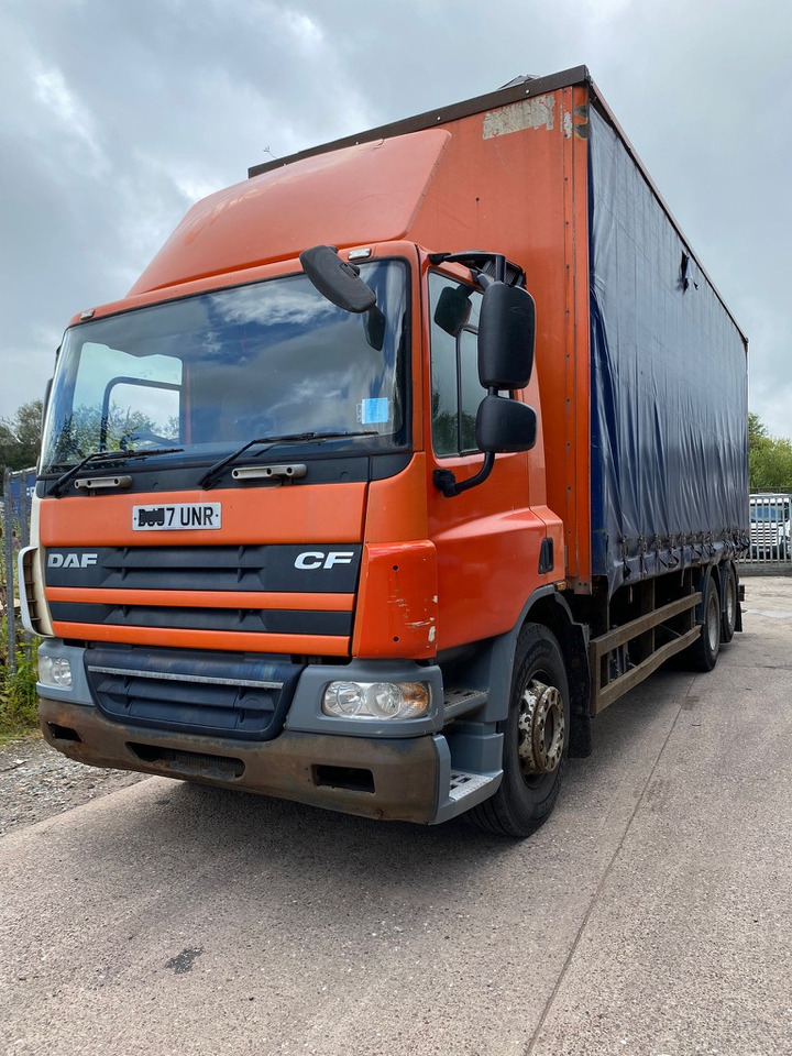 Daf 75 CF 310 6X2 Curtain side - Camião de lona: foto 1 Daf 75 CF 310 6X2 Curtain side - Camião de lona: foto 1