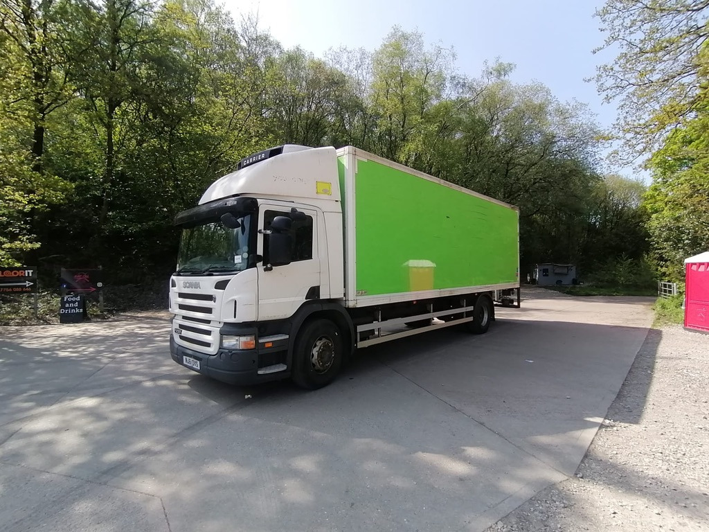 Scania P230 4x2 Box Van - Carrinha de contentor: foto 1 Scania P230 4x2 Box Van - Carrinha de contentor: foto 1