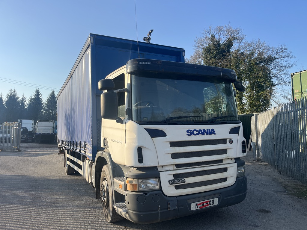 Scania P230 4x2 Curtain side - Camião de lona: foto 1 Scania P230 4x2 Curtain side - Camião de lona: foto 1