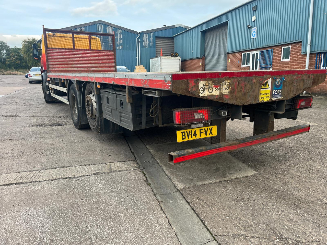 Scania P280 - Camião de caixa aberta/ Plataforma: foto 4 Scania P280 - Camião de caixa aberta/ Plataforma: foto 4