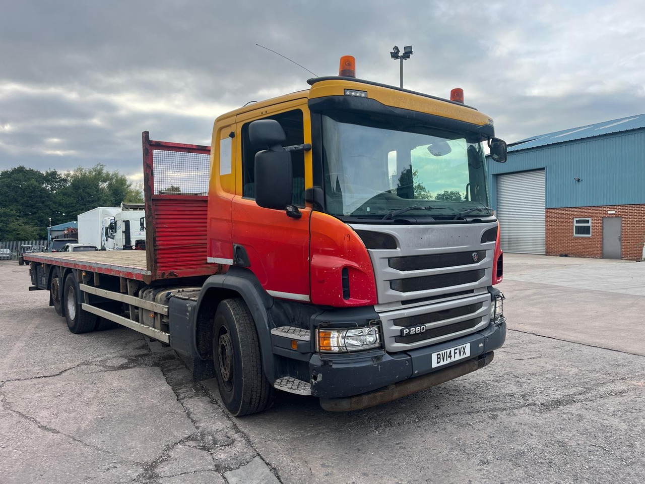 Scania P280 - Camião de caixa aberta/ Plataforma: foto 1 Scania P280 - Camião de caixa aberta/ Plataforma: foto 1