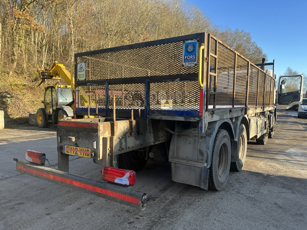 Scania P400 8x4 Rigid - Camião de caixa aberta/ Plataforma: foto 4 Scania P400 8x4 Rigid - Camião de caixa aberta/ Plataforma: foto 4