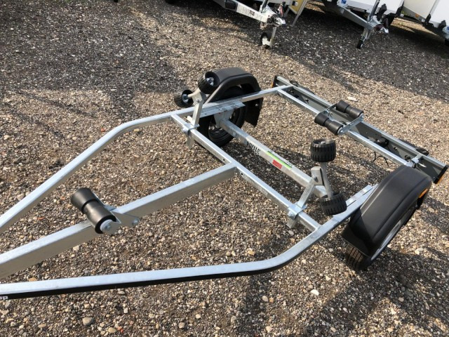 Brenderup Brenderup Premium 150600UB, 600 kg ZG, 100 km/h, 4,7m - Reboque para barco: foto 1 Brenderup Brenderup Premium 150600UB, 600 kg ZG, 100 km/h, 4,7m - Reboque para barco: foto 1