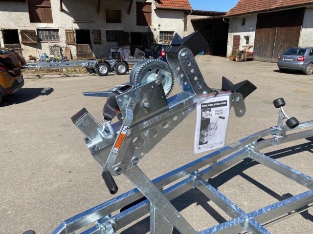 Brenderup Brenderup Premium Bootsanhänger 242500TB SR mit Superrollen, 2,5 to. 7,2m/ 24 Fuß - Reboque para barco: foto 3 Brenderup Brenderup Premium Bootsanhänger 242500TB SR mit Superrollen, 2,5 to. 7,2m/ 24 Fuß - Reboque para barco: foto 3