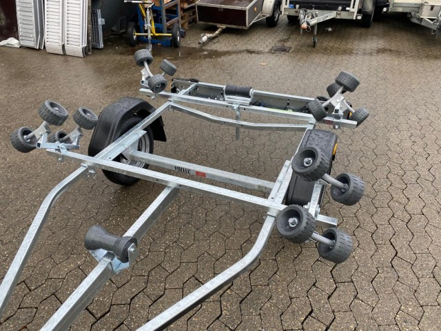 Brenderup Brenderup Premium Schlauchbootanhänger 150600UB RBX, 600 kg, 100 km/h, 4,6 m - Reboque para barco: foto 4 Brenderup Brenderup Premium Schlauchbootanhänger 150600UB RBX, 600 kg, 100 km/h, 4,6 m - Reboque para barco: foto 4