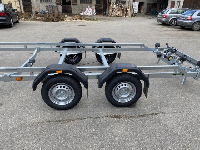 Brenderup Premium Bootsanhänger 242000TB SR mit Superrollen, 2,0 to. 7,2m/ 24 Fuß - Reboque para barco: foto 5 Brenderup Premium Bootsanhänger 242000TB SR mit Superrollen, 2,0 to. 7,2m/ 24 Fuß - Reboque para barco: foto 5