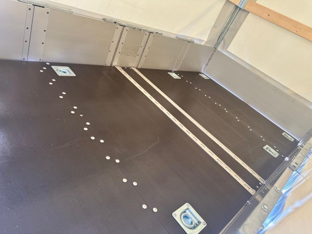 Faltos Pureline Vorteilsaktion, Hochplane 750 kg, 2420 x 1420 x 300 mm - Reboque para carros: foto 4 Faltos Pureline Vorteilsaktion, Hochplane 750 kg, 2420 x 1420 x 300 mm - Reboque para carros: foto 4