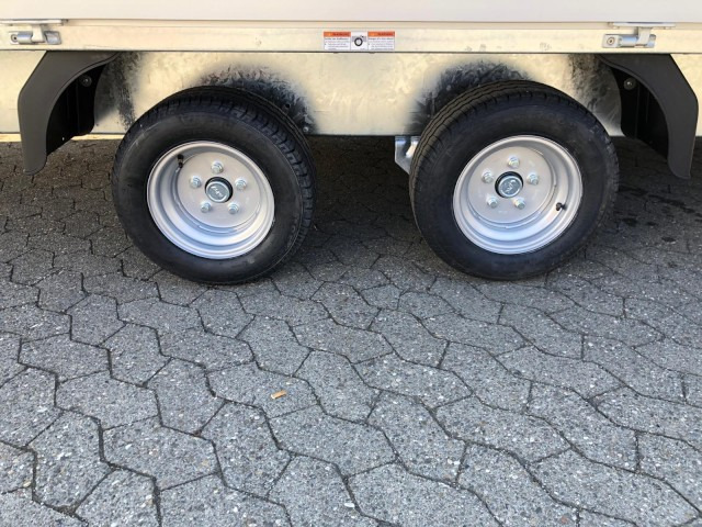 Humbaur HN 304121 Hochlader 3,0 to. 4100 x 2100 x 350 mm - Reboque para carros: foto 4 Humbaur HN 304121 Hochlader 3,0 to. 4100 x 2100 x 350 mm - Reboque para carros: foto 4