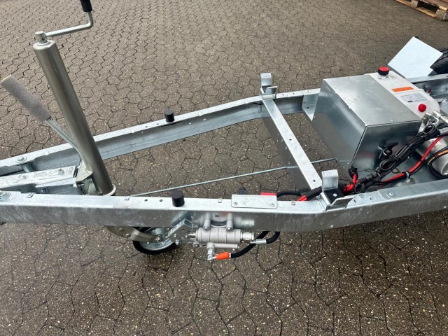 Humbaur HUK 182715 Heckkipper 1,8 t. E-Pumpe, 2680 x 1500 x 300mm - Reboque basculante: foto 4 Humbaur HUK 182715 Heckkipper 1,8 t. E-Pumpe, 2680 x 1500 x 300mm - Reboque basculante: foto 4