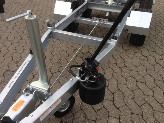 Humbaur HUK 272715 Heckkipper 2,7 t. 2680 x 1500 x 300mm - Reboque basculante: foto 4 Humbaur HUK 272715 Heckkipper 2,7 t. 2680 x 1500 x 300mm - Reboque basculante: foto 4