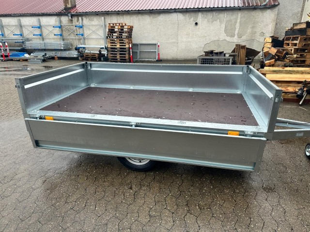 Neptun GN131, N13-263 KPS, 1300 kg 2630 x 1450 x 400 mm - Reboque para carros: foto 1 Neptun GN131, N13-263 KPS, 1300 kg 2630 x 1450 x 400 mm - Reboque para carros: foto 1