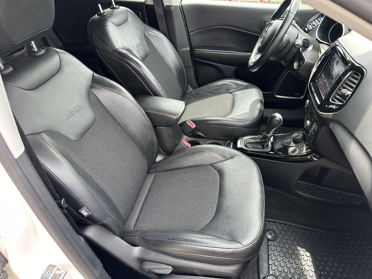 JEEP - SUV: foto 5 JEEP - SUV: foto 5