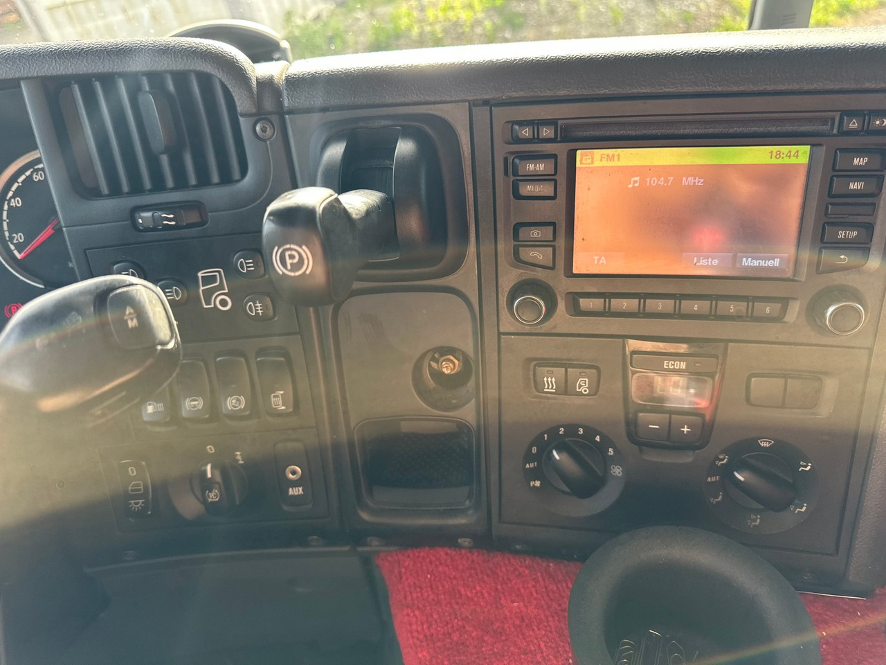 SCANIA P410 Euro6 4x2 Palfinger 13001 - Camião de caixa aberta/ Plataforma, Camião grua: foto 3 SCANIA P410 Euro6 4x2 Palfinger 13001 - Camião de caixa aberta/ Plataforma, Camião grua: foto 3