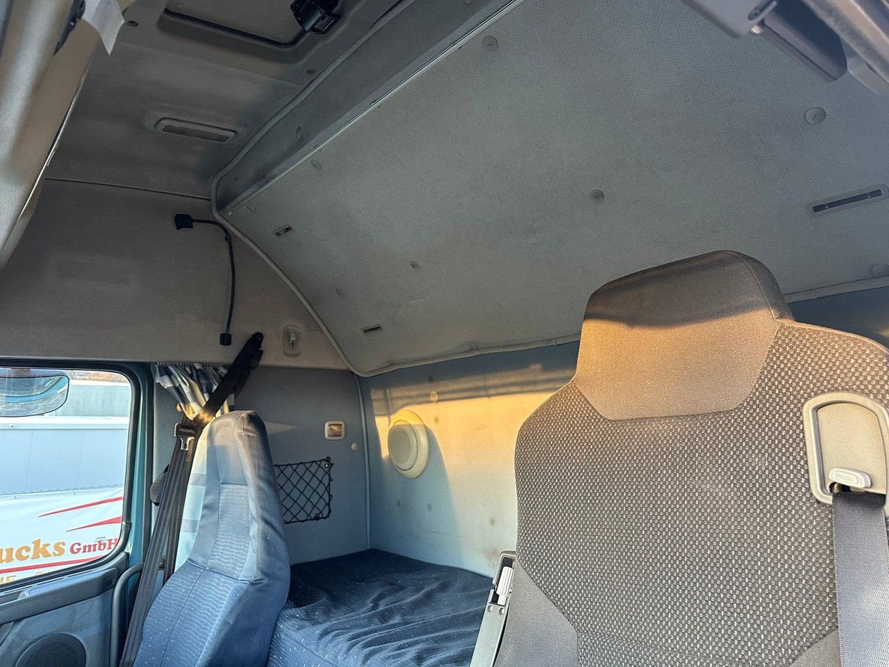 VOLVO FH 400 4x2 Kühler - Camião frigorífico: foto 2 VOLVO FH 400 4x2 Kühler - Camião frigorífico: foto 2