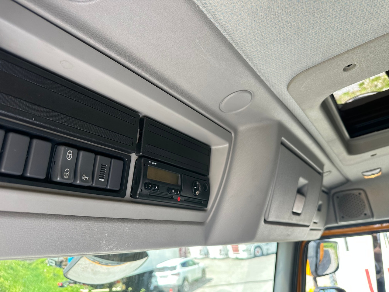 Camião furgão VOLVO FL 2404x2: foto 13