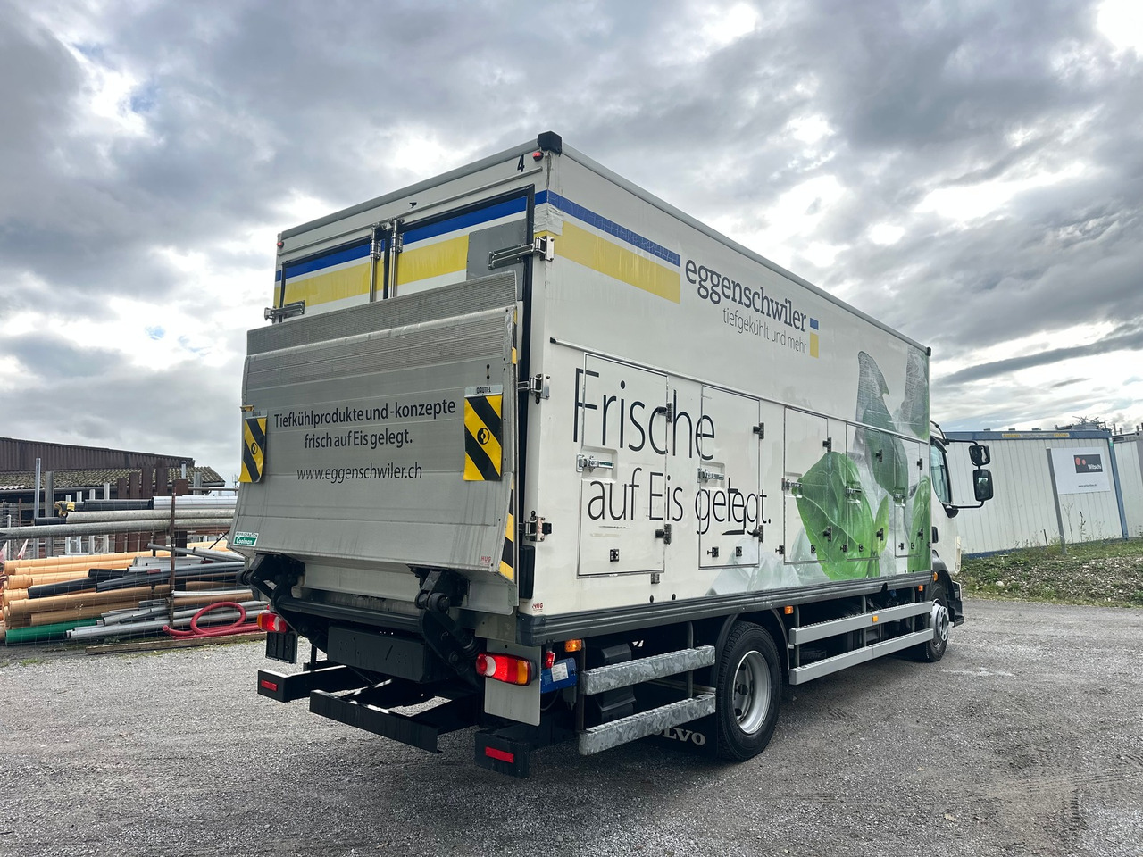VOLVO Volvo FLL 240 4x2 Tiefkühler - Camião frigorífico: foto 5 VOLVO Volvo FLL 240 4x2 Tiefkühler - Camião frigorífico: foto 5