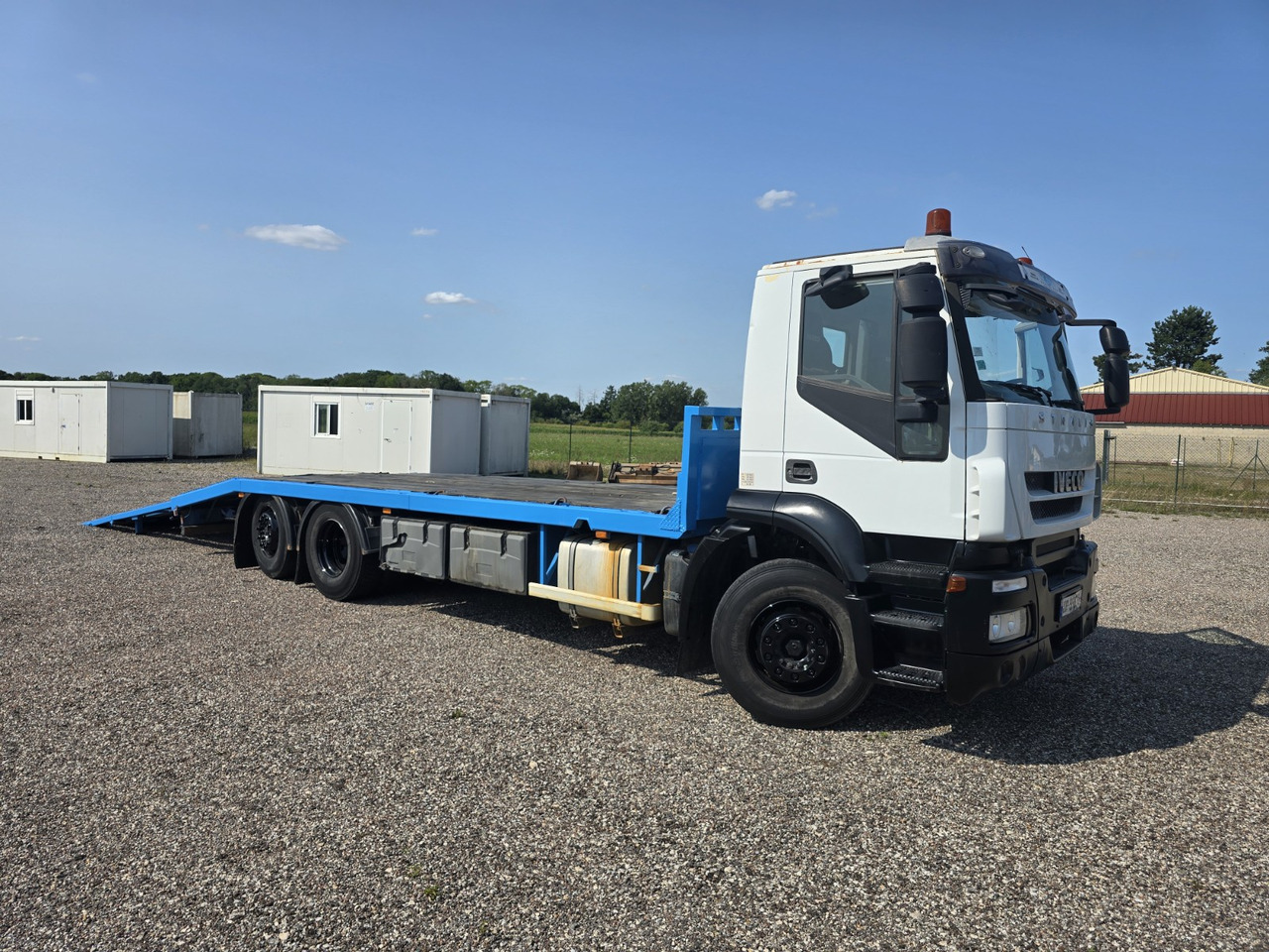 IVECO 260S33 - Camião transporte de veículos: foto 4 IVECO 260S33 - Camião transporte de veículos: foto 4