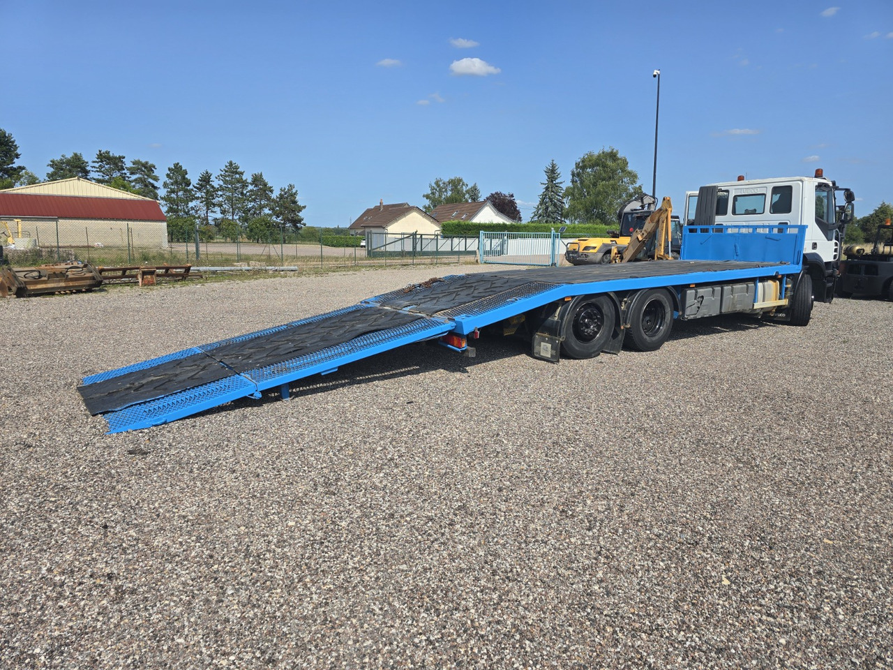 Camião transporte de veículos IVECO 260S33: foto 6