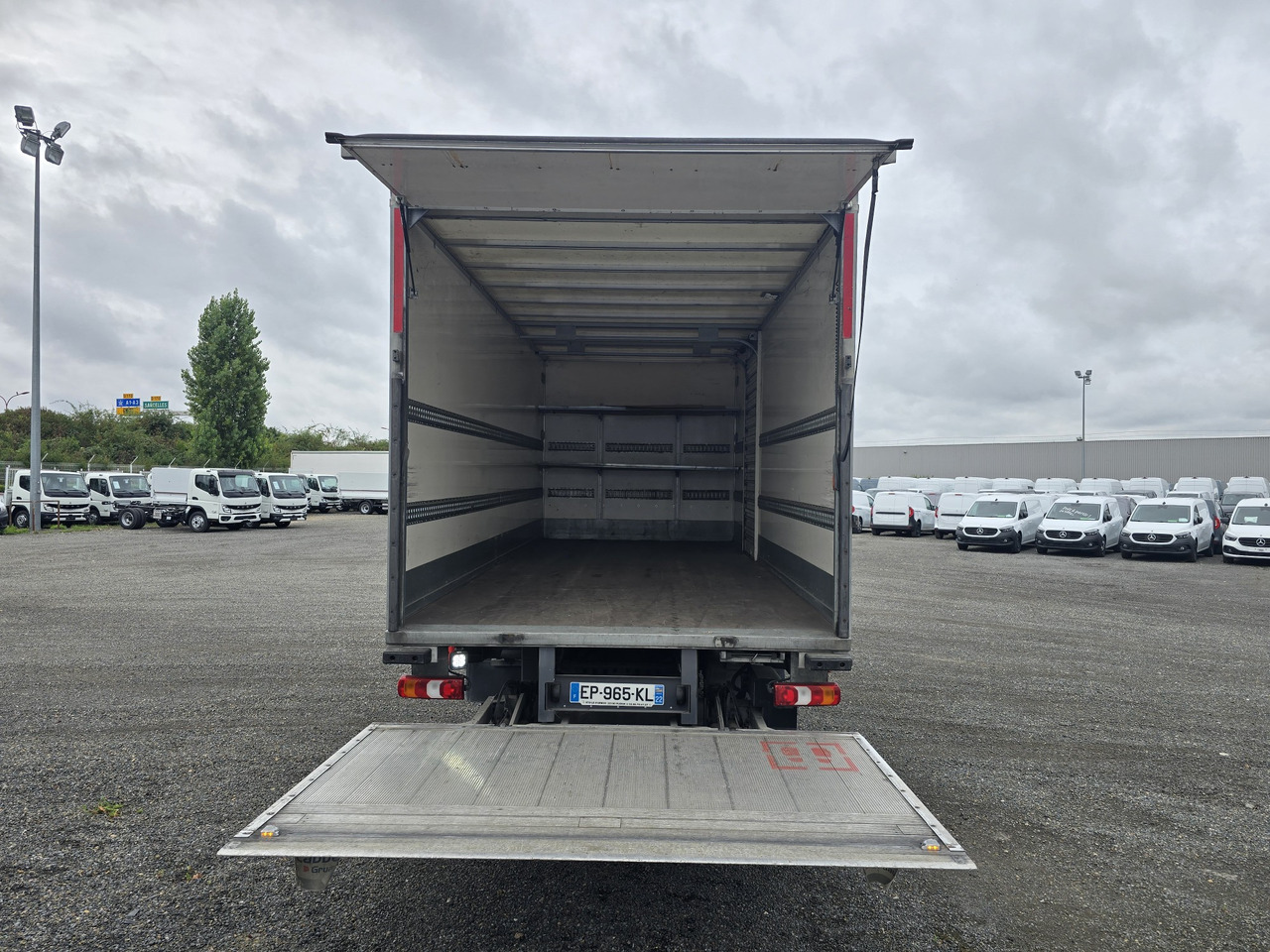 MERCEDES-BENZ Atego 1218 - Bo - LIFT - SIDE DOOR - ADR - Camião furgão: foto 5 MERCEDES-BENZ Atego 1218 - Bo - LIFT - SIDE DOOR - ADR - Camião furgão: foto 5