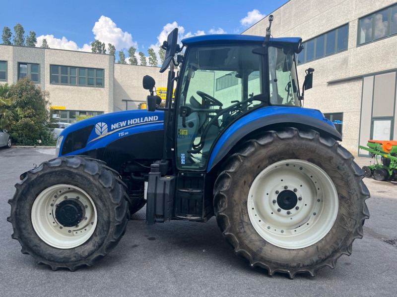 New Holland T 5.95 DC - Trator: foto 4 New Holland T 5.95 DC - Trator: foto 4