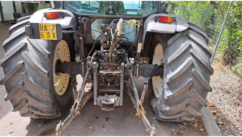 New Holland TN 95 D A - Trator: foto 4 New Holland TN 95 D A - Trator: foto 4