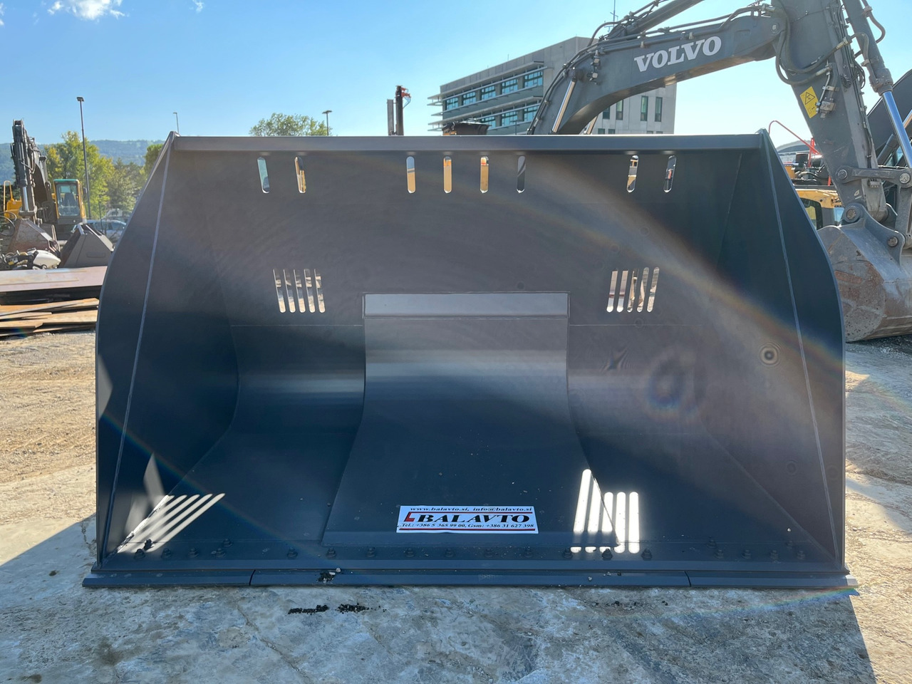 Balavto Loader bucket 3000 mm - Balde carregador: foto 1 Balavto Loader bucket 3000 mm - Balde carregador: foto 1