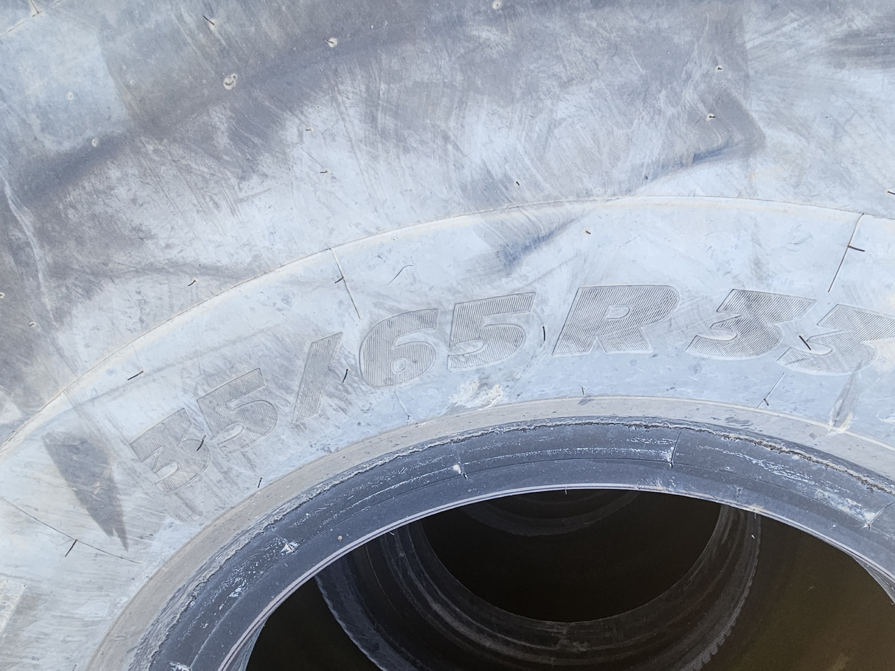 MICHELIN XMINE D2, 35/65R33 - Pneu para Pá carregadora de rodas: foto 4 MICHELIN XMINE D2, 35/65R33 - Pneu para Pá carregadora de rodas: foto 4