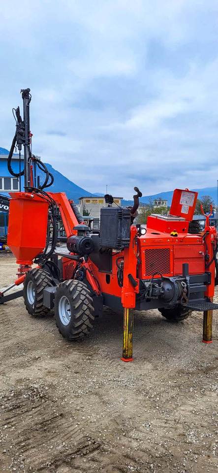 Sandvik DC302R - Máquina de perfuração: foto 4 Sandvik DC302R - Máquina de perfuração: foto 4