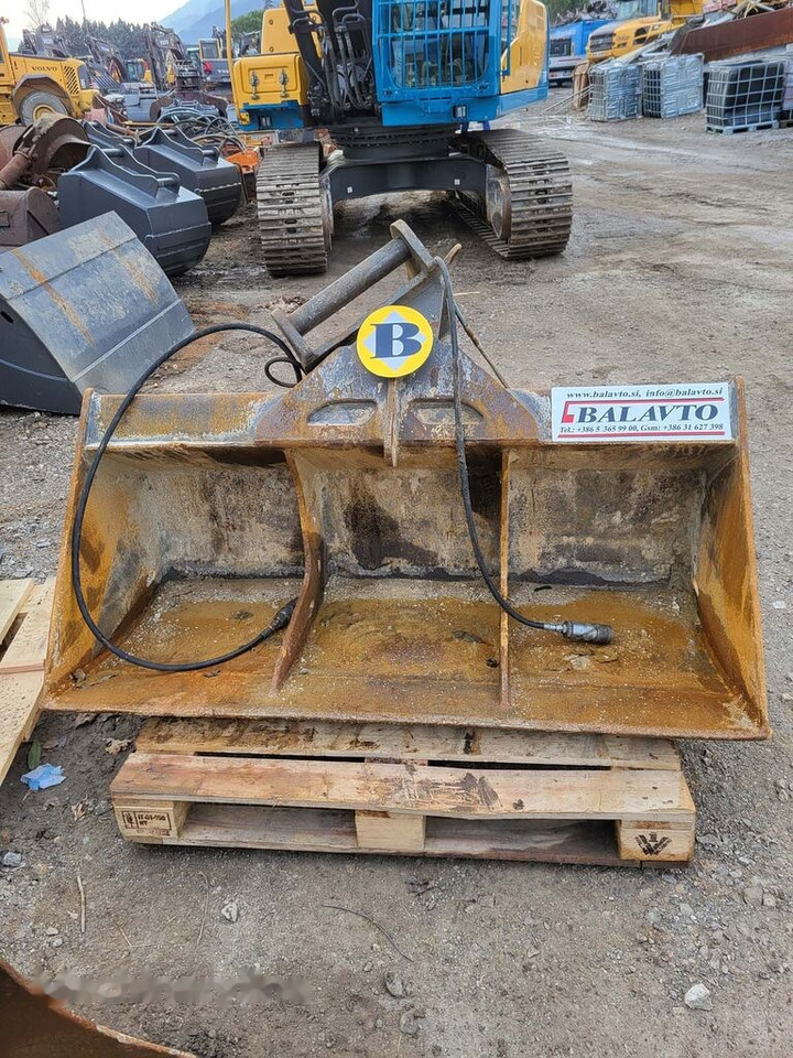 Tilt bucket 1500 mm S60 - Balde escavadora: foto 1 Tilt bucket 1500 mm S60 - Balde escavadora: foto 1
