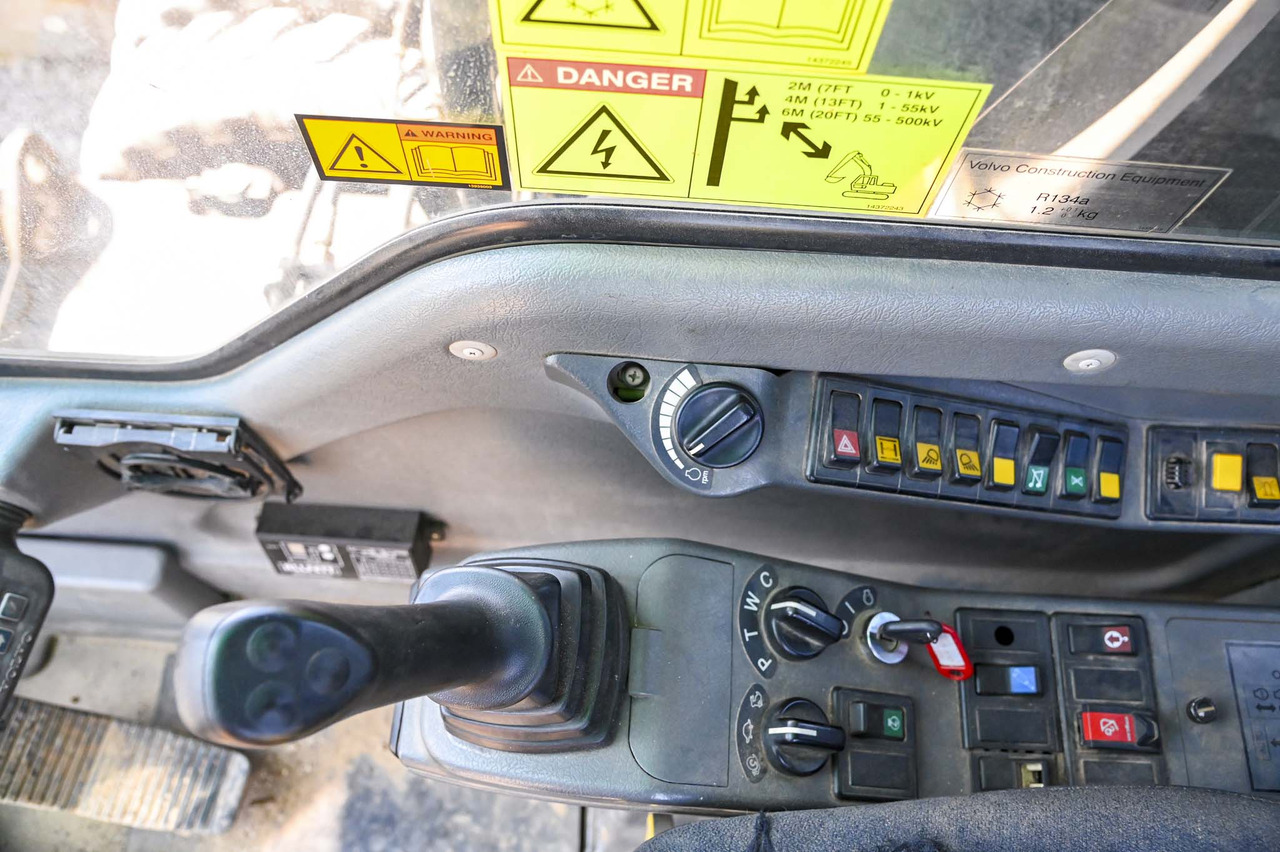 Escavadeira de rodas VOLVO EW180B: foto 38 Escavadeira de rodas VOLVO EW180B: foto 38