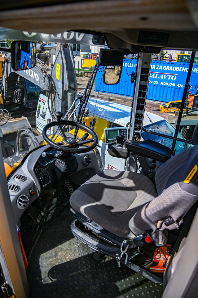 Pá carregadora de rodas VOLVO L180H: foto 49