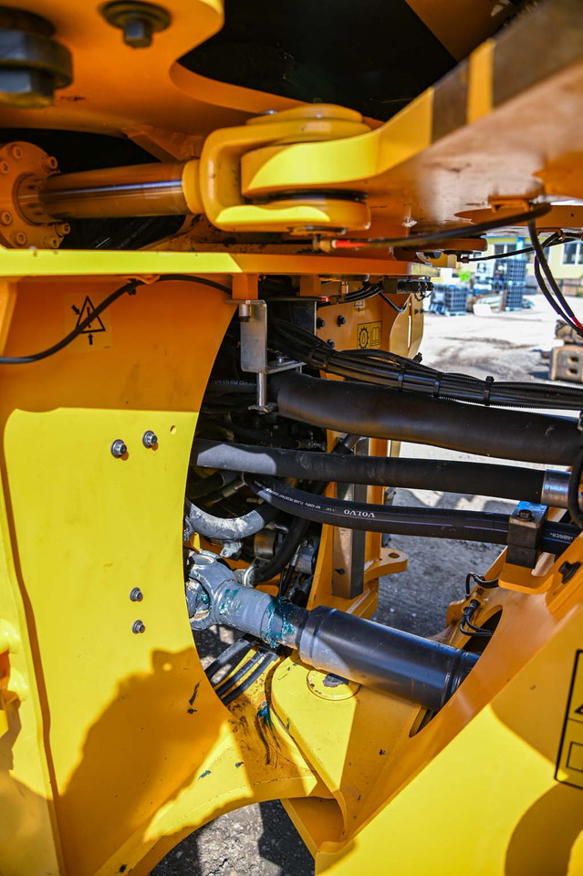 Pá carregadora de rodas VOLVO L180H: foto 35