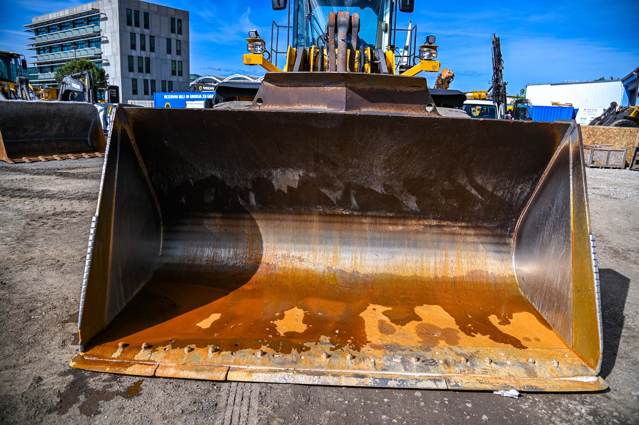 Pá carregadora de rodas VOLVO L180H: foto 15