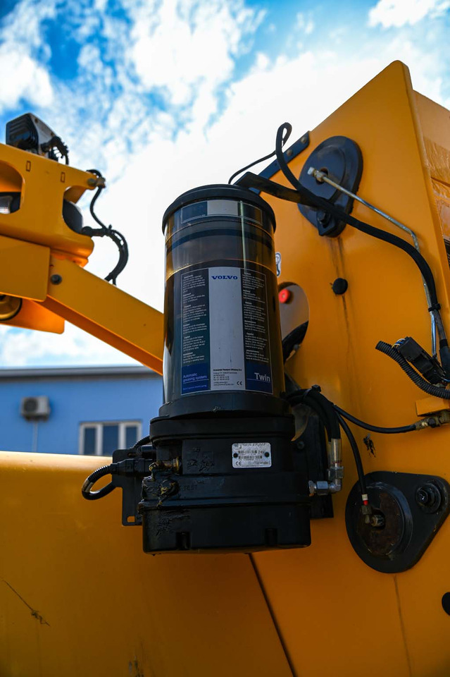 Pá carregadora de rodas VOLVO L180H: foto 37